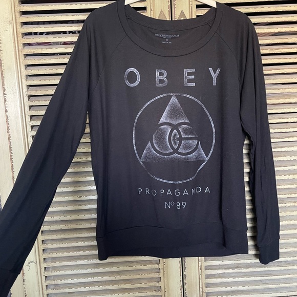 OBEY Propaganda black tee / sweatshirt - Picture 2 of 5